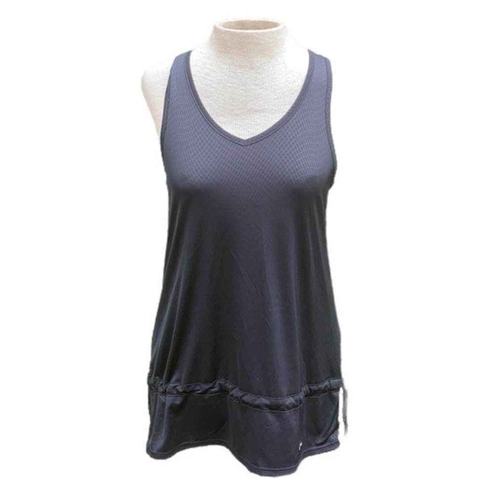 Under Armour semi fitted tank top black medium